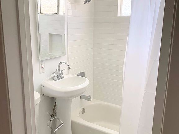 5th image of 2629 S Halldale Ave #3