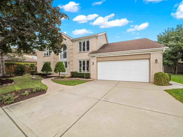 2334 Phillips Dr, Glenview, IL 60026