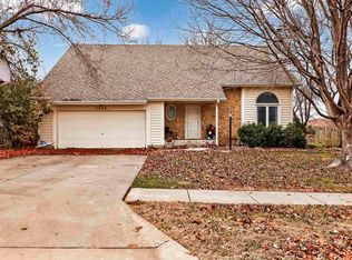 3629 SW Red Hawk Ct, Topeka, KS 66614