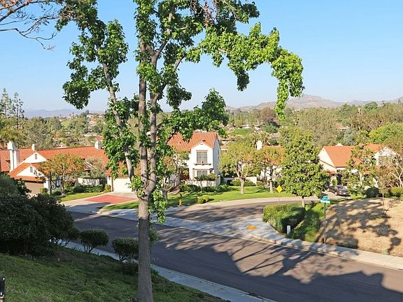 3rd image of 17629 Marymont Pl