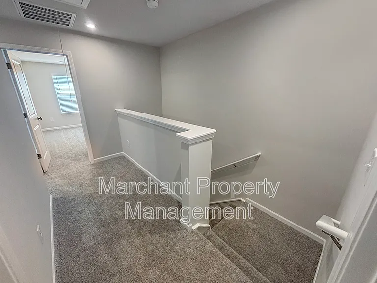 154 Randwick Ln — Photo 7