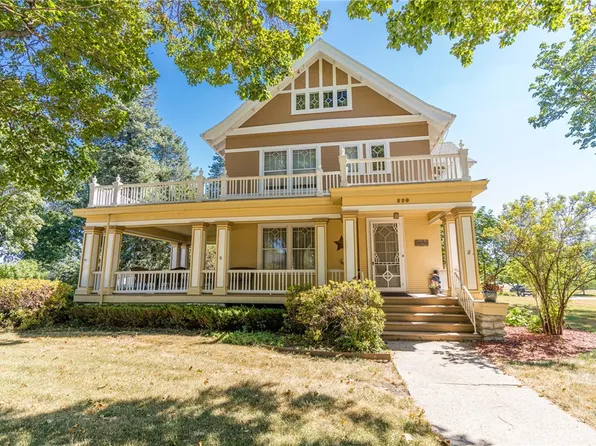 220 W Washington St, Winterset, IA 50273