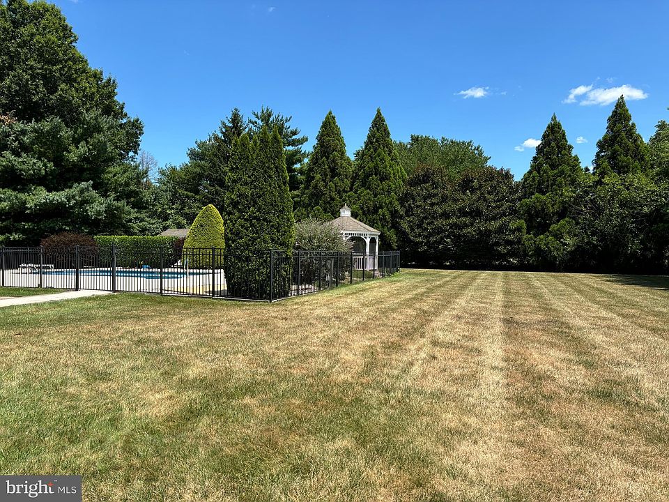 2nd image of 21 Oakwood Way