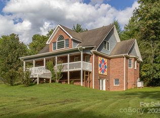 51 Windy Acres Dr, Fairview, NC 28730