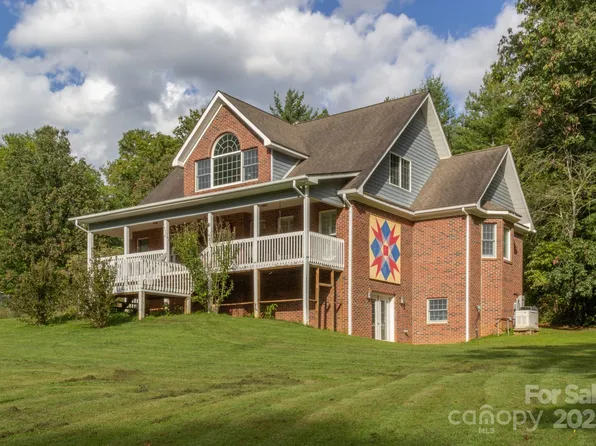 51 Windy Acres Dr, Fairview, NC 28730
