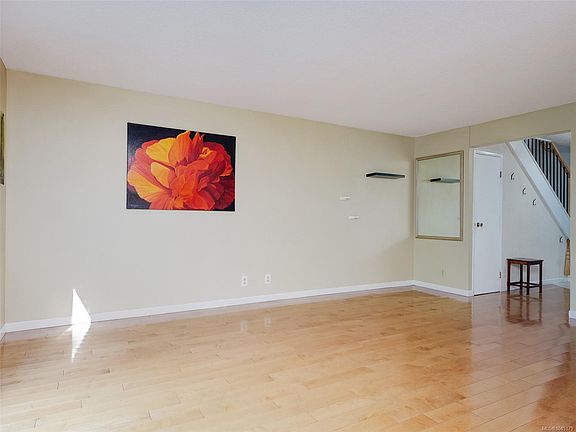 3rd image of 1701 McKenzie Ave #15