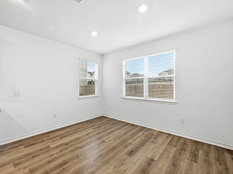 2907 Tavern Dr — Photo 10