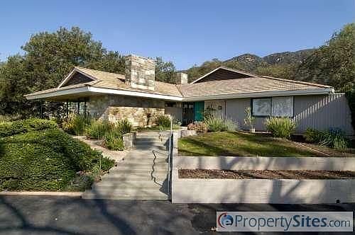 2nd image of 124 Oak Knoll Ln