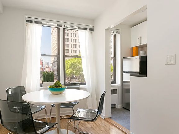 4th image of 85 4th Ave APT 5F