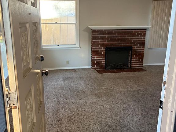 4th image of 2105 Glendale Ave