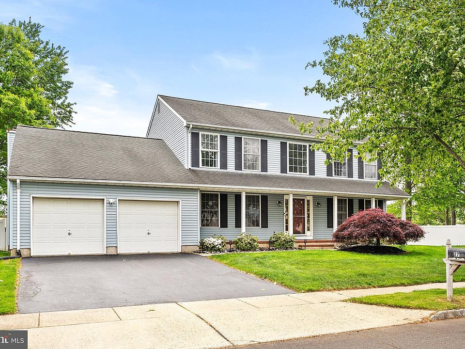 1st image of 27 Andover Way