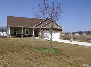 2475 Orchard Spring St NE, Alliance, OH 44601