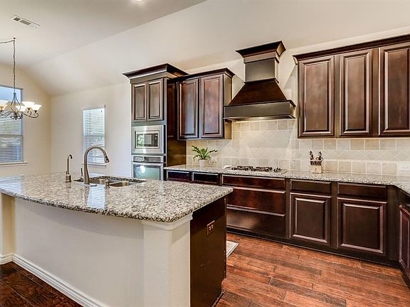 4th image of 2921 Lakefield Dr