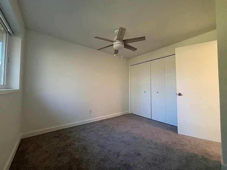 833 NW Oak Ave — Photo 8