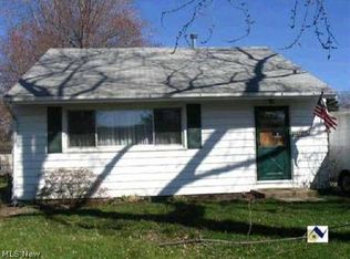 241 Elberta Dr, Vermilion, OH 44089