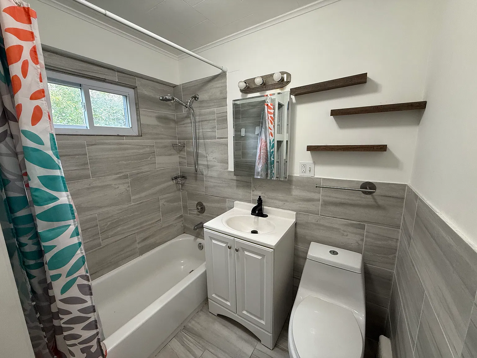 2 bed, $1,800 — Photo 3