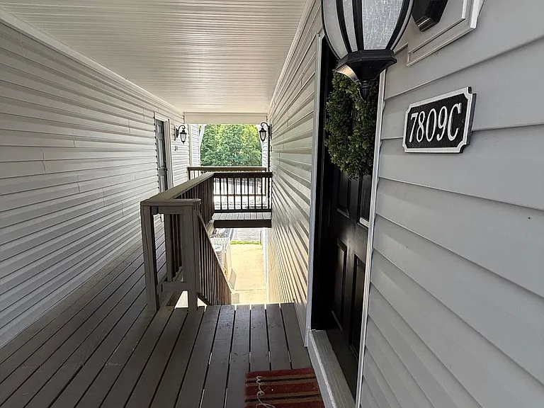 7809 Harrowgate Cir #C — Photo 2