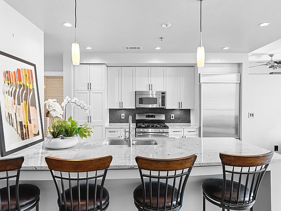 4th image of 900 20th Ave S APT 809