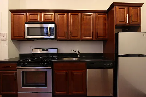 Rented by Dynamik Realty | media 7