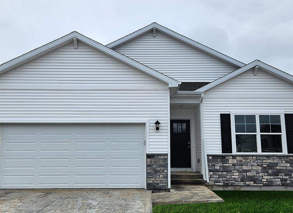 1st image of 601 E Bear Dr