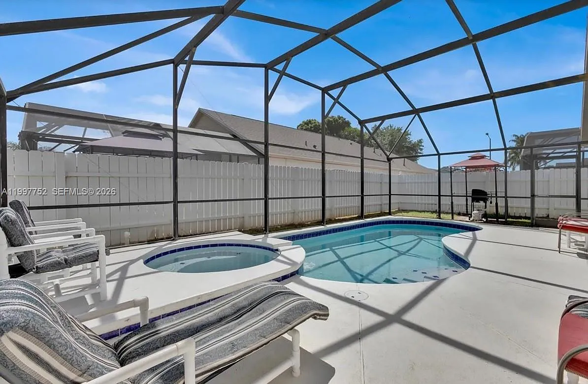Building Photo - 2515 La Jolla Trl