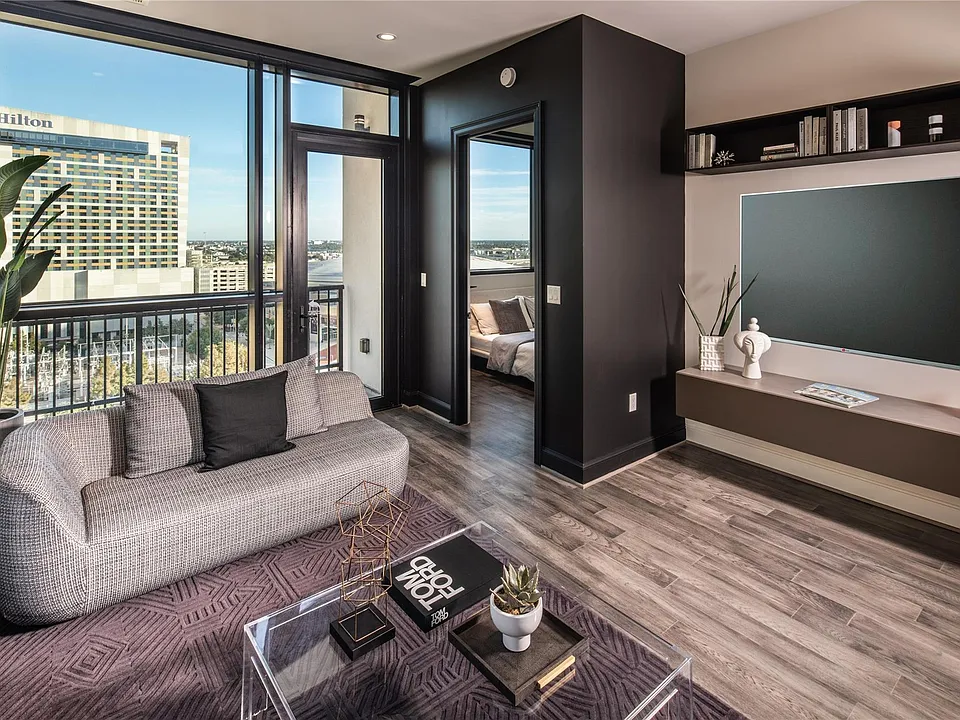 1211 Caroline St #1401
