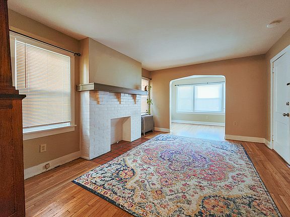 3rd image of 560 E End Ave