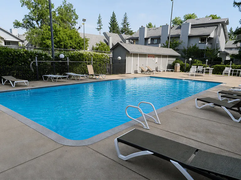 8102 Briar Ridge Ln — Photo 17