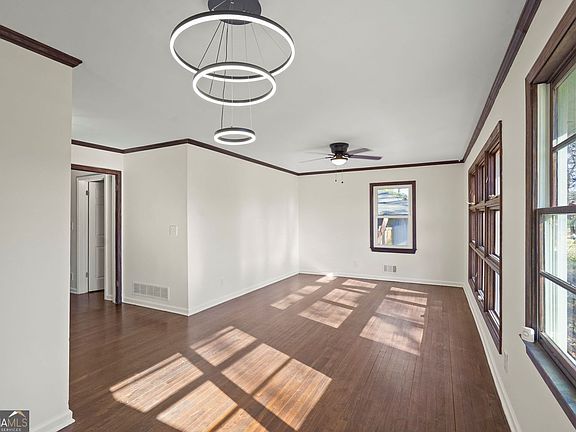 4th image of 1321 Snapfinger Rd