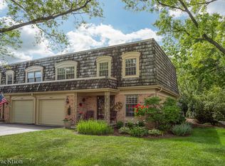 19W115 Avenue Normandy N, Oak Brook, IL 60523