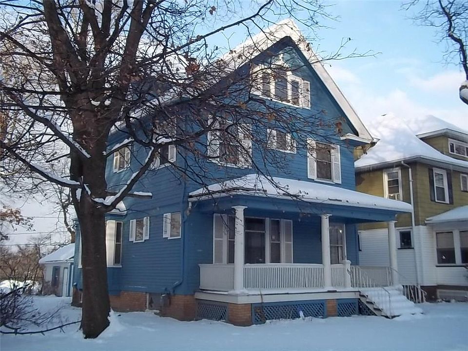 2nd image of 400 Augustine St