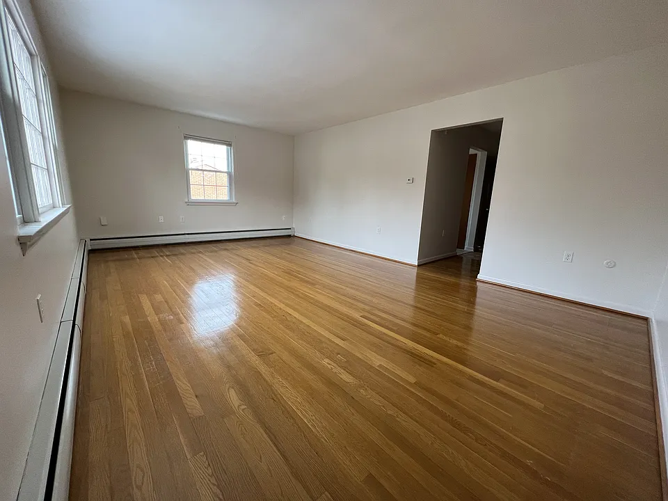 1044 Walnut St #4