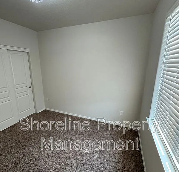 511 Diamond Lake St — Photo 98