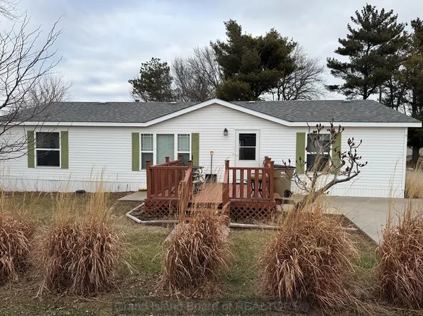 9 Countryside Ct, Aurora, NE 68818