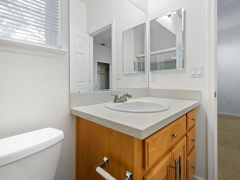 991 Zephyr Ln — Photo 48