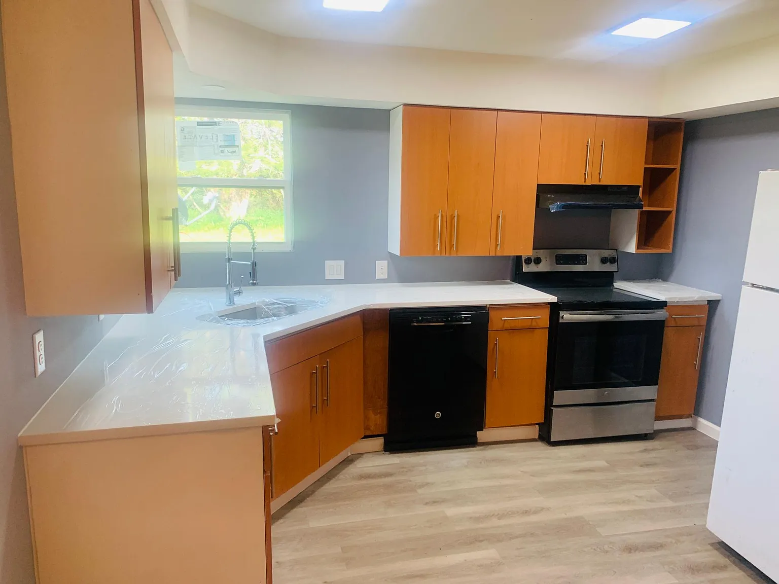 3 bed, 1392 sqft, $2,000 — Photo 3