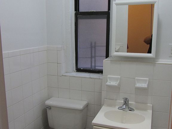 5th image of 632 W 171st St APT 1D