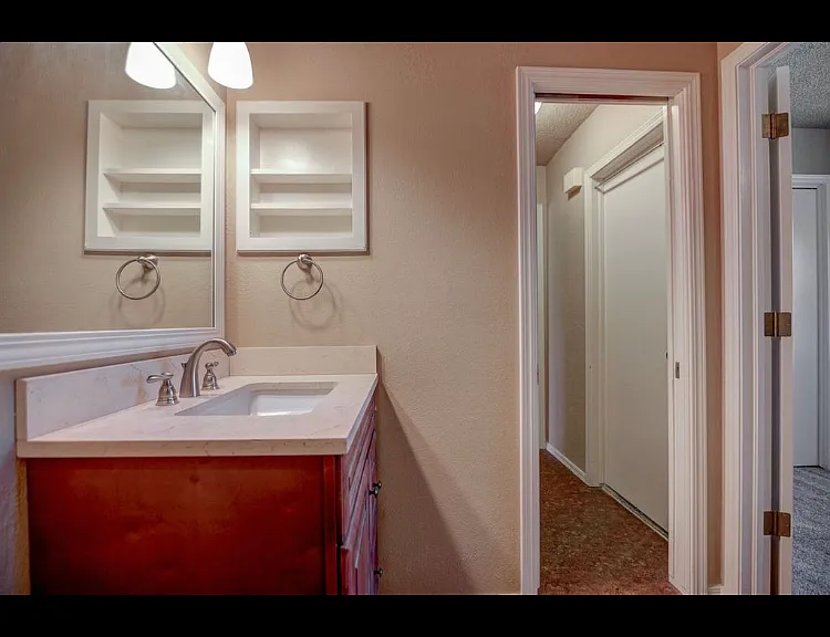 4625 N Evergreen St — Photo 3