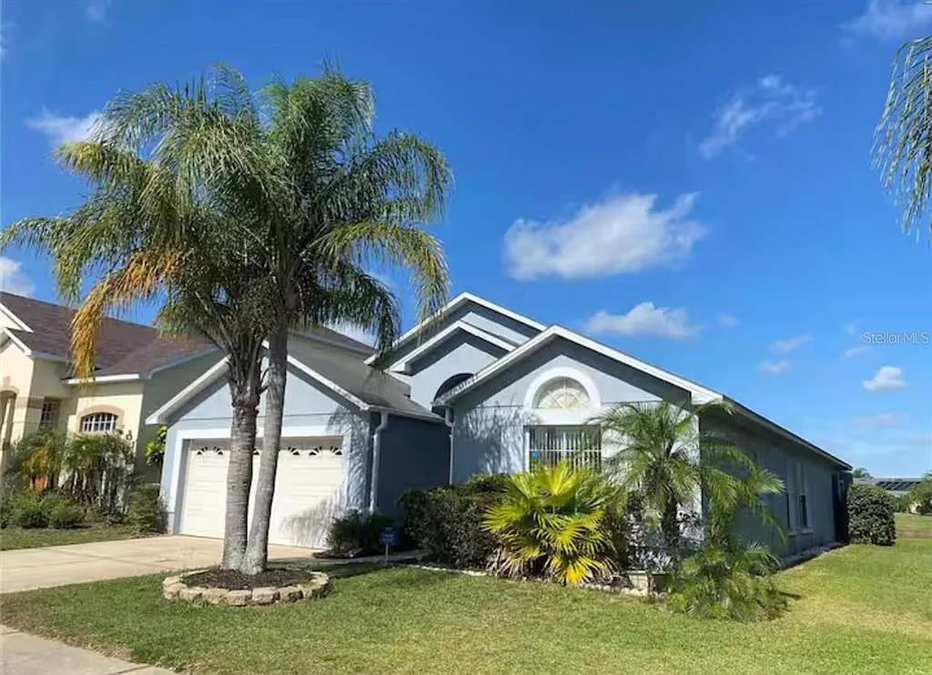 4 bed, 2.0 bath, 1822 sqft, $2,550 — Photo 1