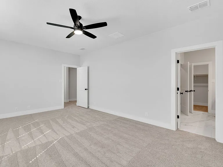 13615 Giovannis Gdn — Photo 28