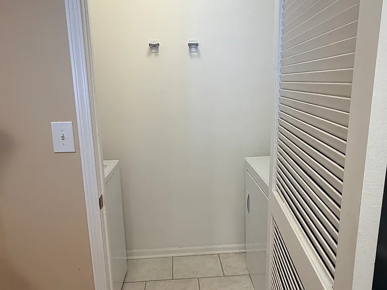 12 Fiddlers Elbow Ct — Photo 9