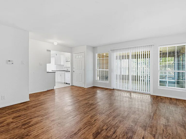 2106 Lamplight Village Cir #A — Photo 11