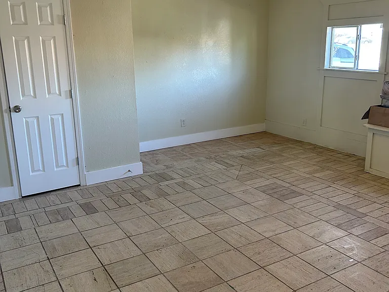 7262 Montgomery Dr — Photo 18