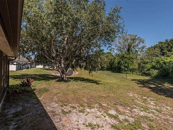 4th image of 9416 Cypress Harbor Dr
