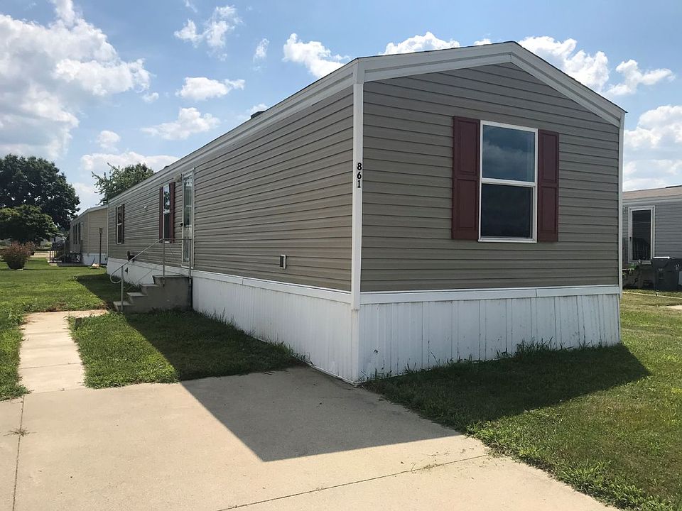 2nd image of 861 Parkway Ln