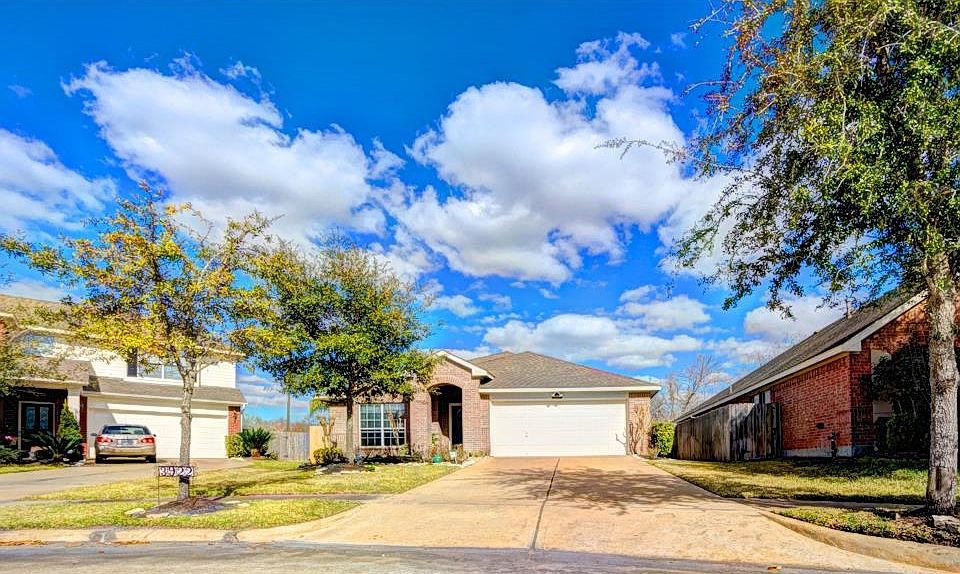 1st image of 3922 E Auden Cir