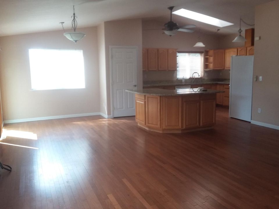 1st image of 11108 172nd St E