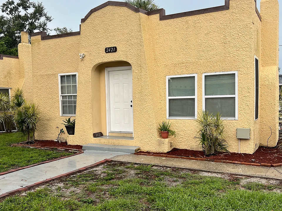 2421 9th Ave W