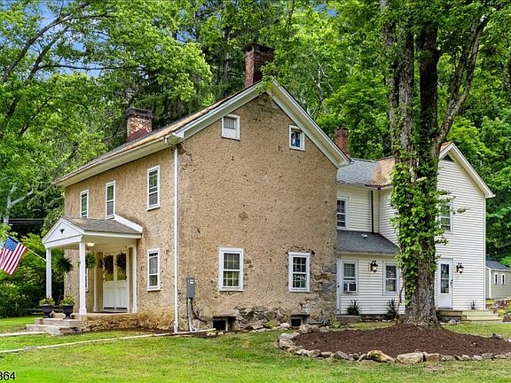 5th image of 161 Musconetcong River Rd
