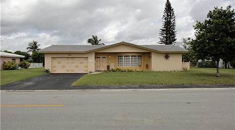 1st image of 10401 NW 39th Ct